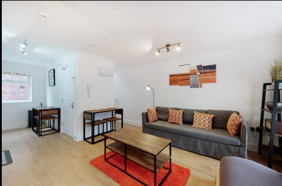 Modern Split Level 1 Bedroom Flat In Aldgate Londres Exterior foto